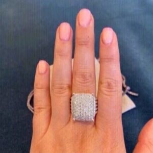 Elegant Silver Women's Ring